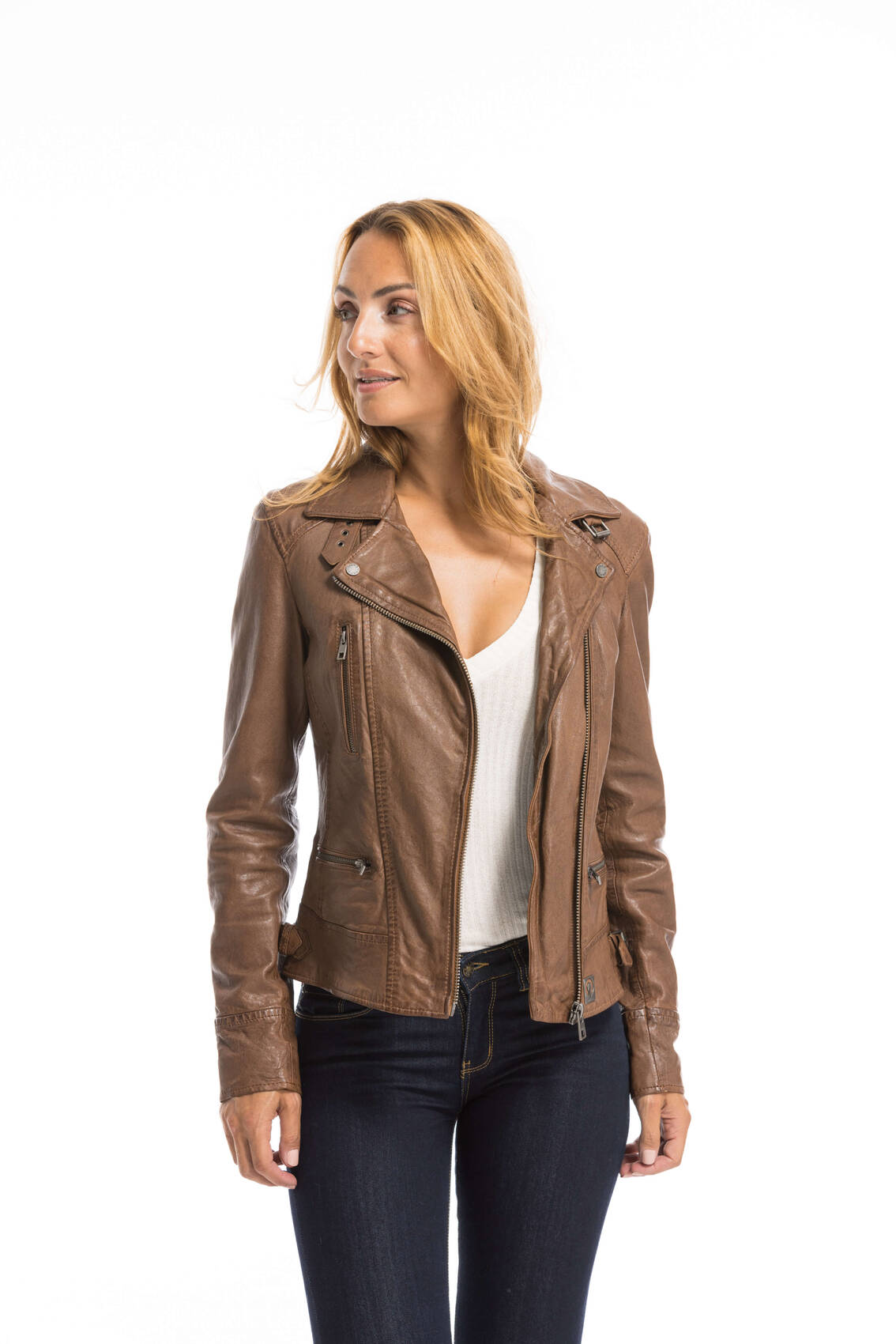 CG-23-FEMME-62065-AGNEAU-23227